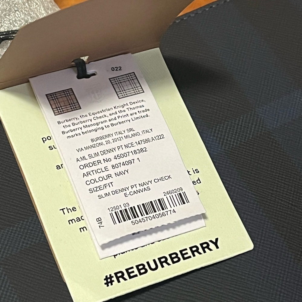 Burberry Denny E-Check Canvas Tote, NEW - Picture 16 of 17